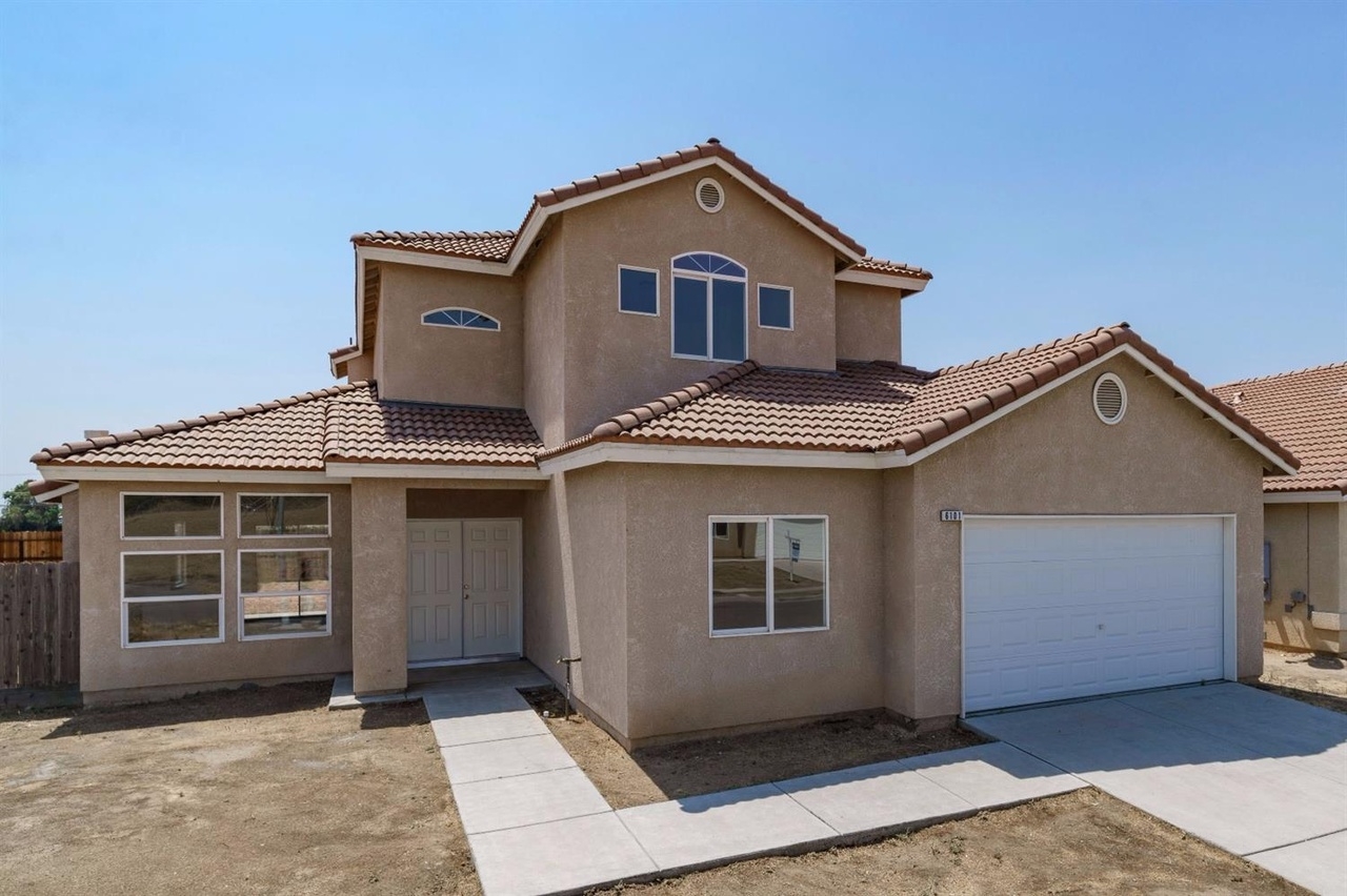 Fresno House: 6101 W Keats Ave