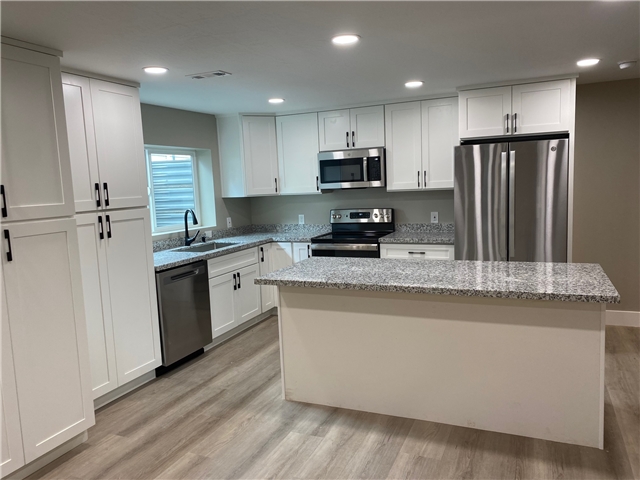 Sandy In-Law/Basement: 1082 E 8175 S