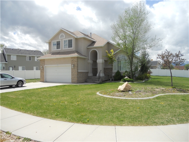 West Jordan House: 8232 S. Alba Lucia Dr (2620 W)