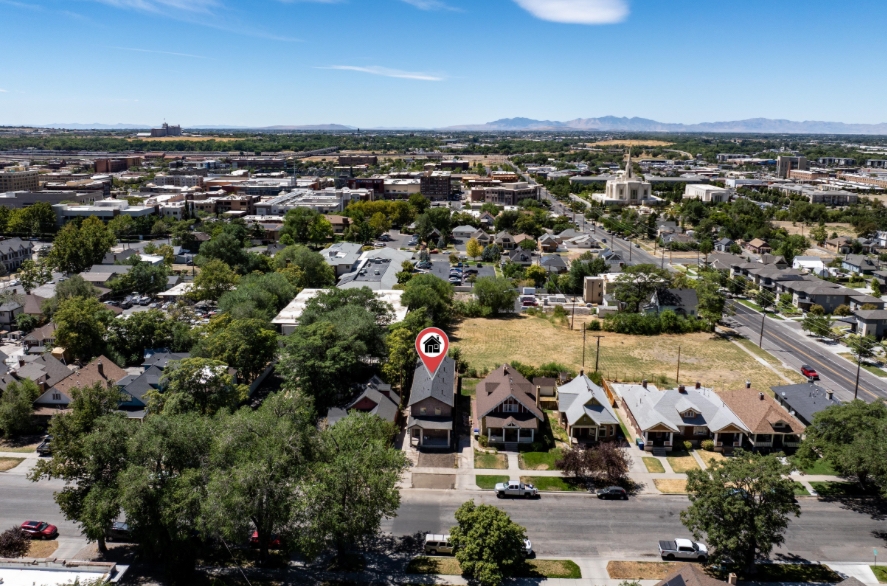 Ogden Apartment: 2233 Jefferson Ave