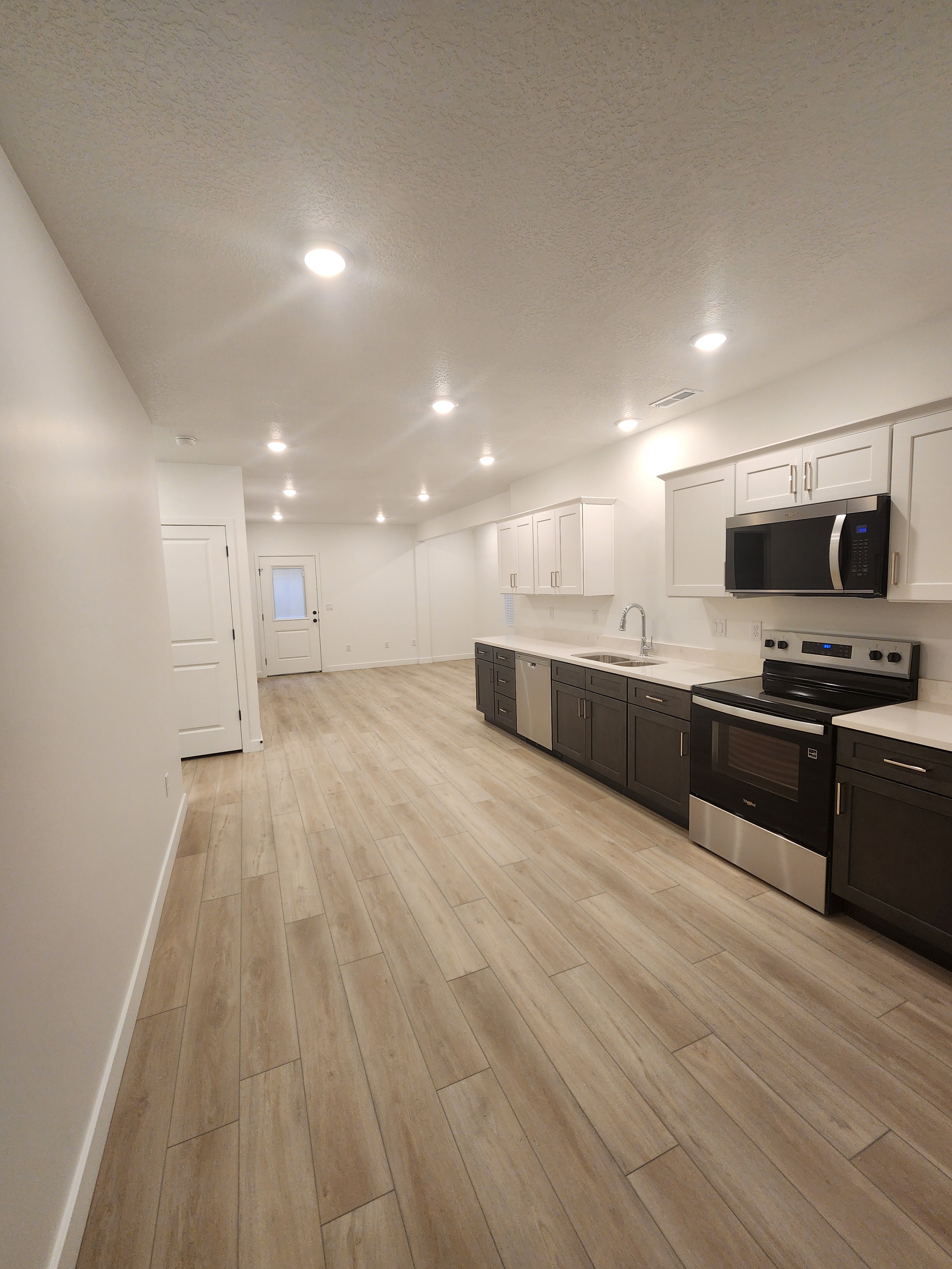 Saratoga Springs In-Law/Basement: 608 W Domanick Way