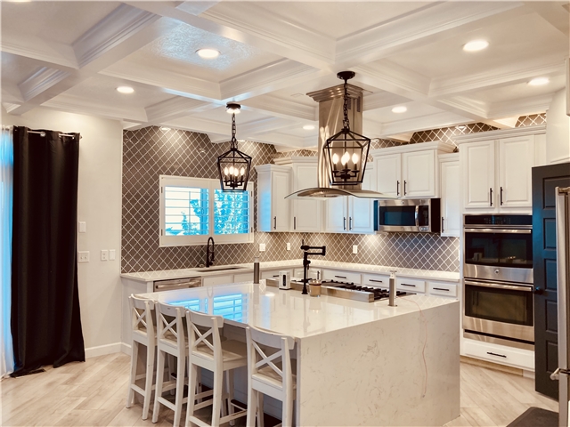 Saratoga Springs House: 732 W Cedar Bench Way