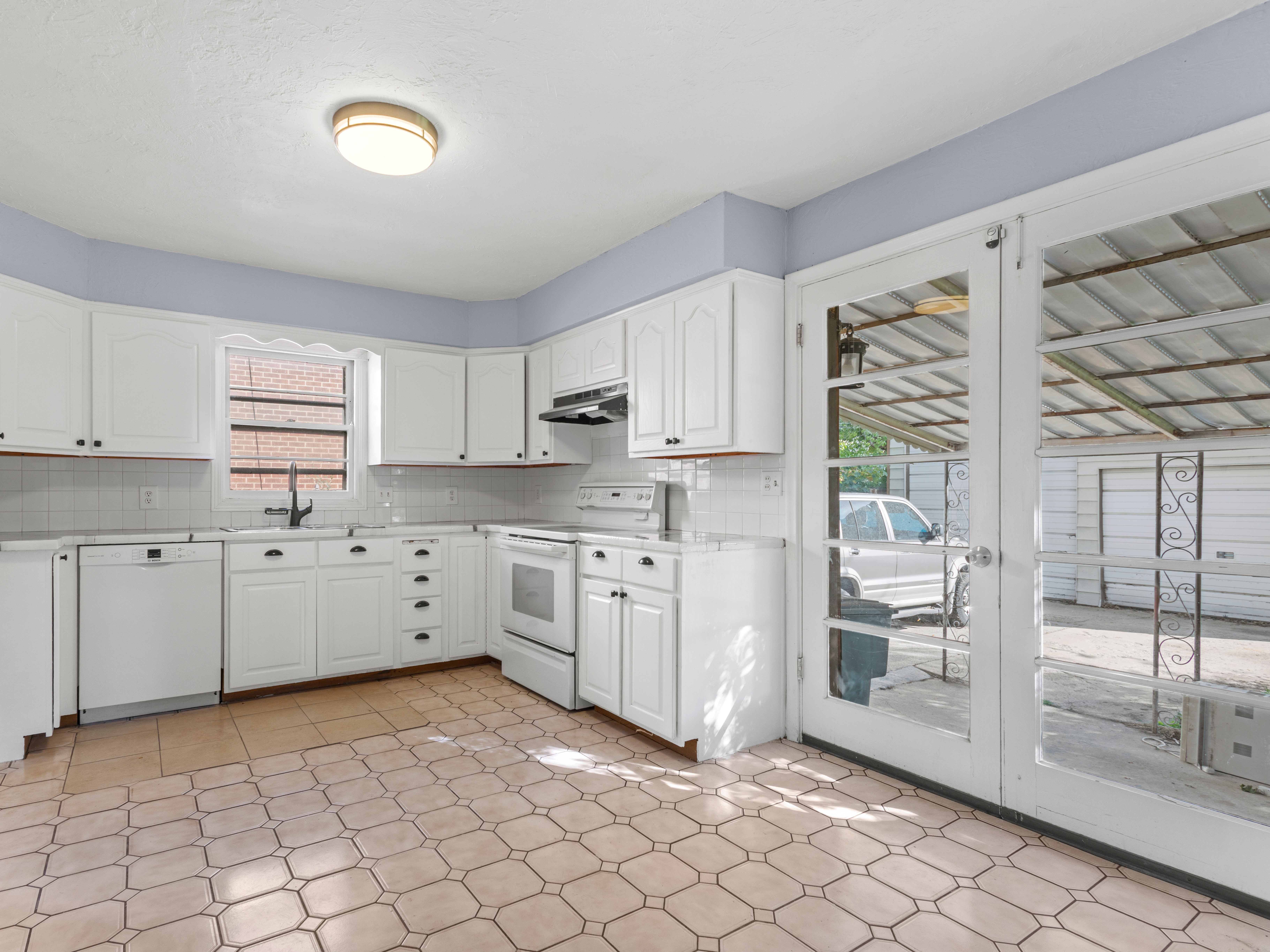 Ogden House: 1547 Cahoon St