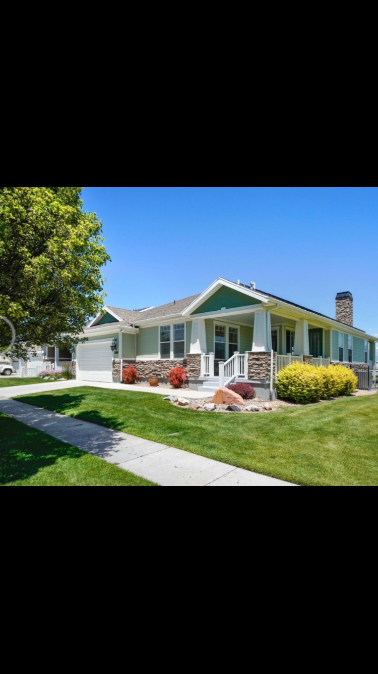 Saratoga Springs House: 2398 S Lakewood