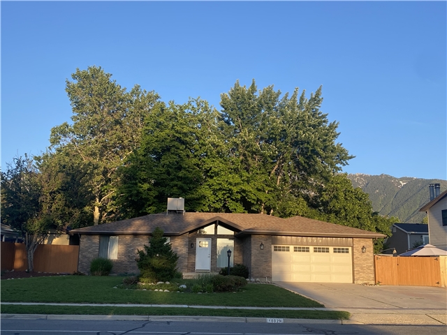 Sandy House: 10029 S Countrywood Dr