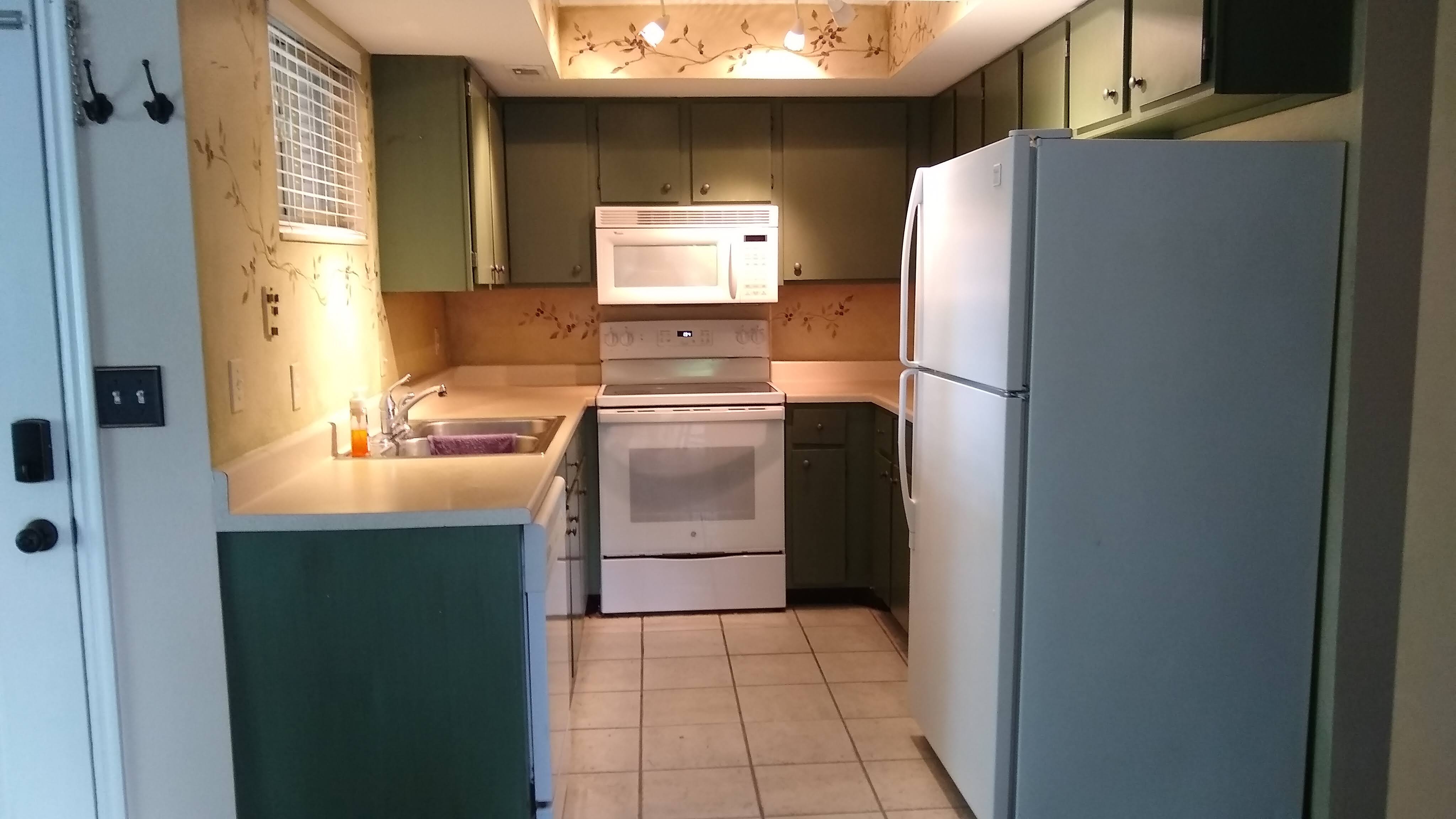 Midvale Apartment: 993 E Creekhill Ln