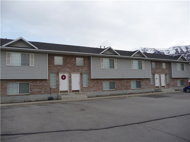 Pleasant Grove Townhome: 786 N 1570 W