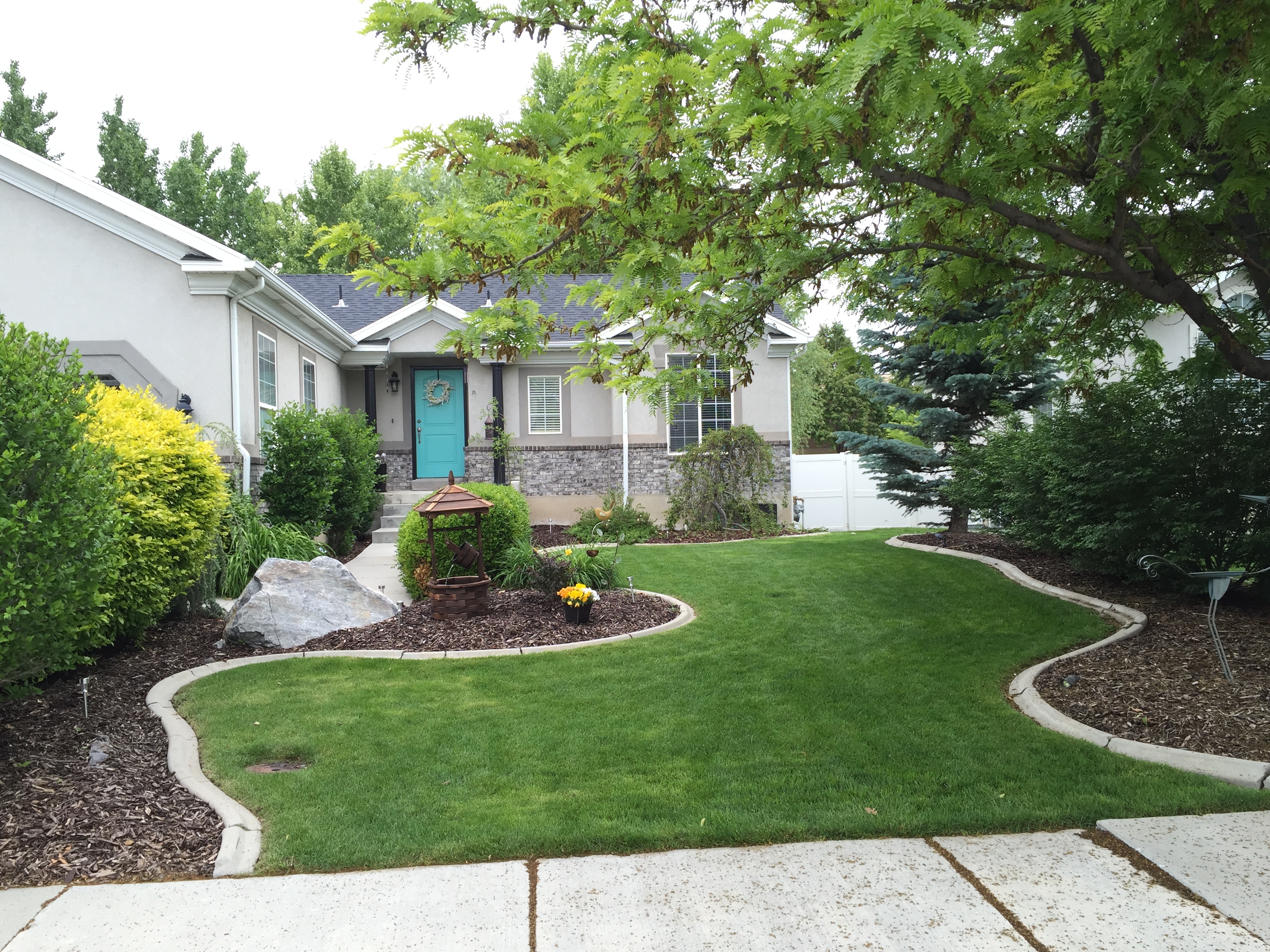Draper House: 199 E Rawlins Ln