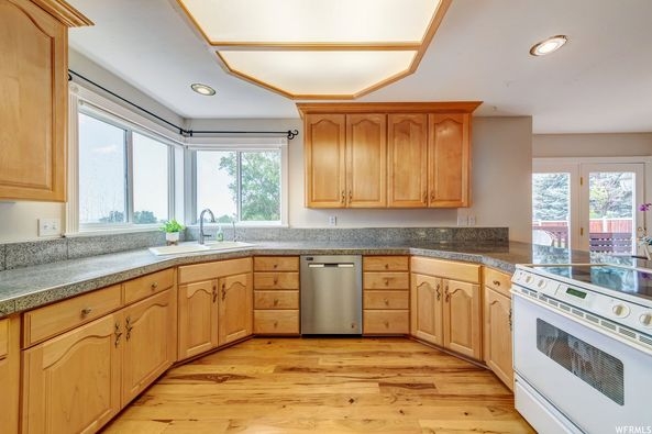 Sandy Single Room: 1300 E 11400 S