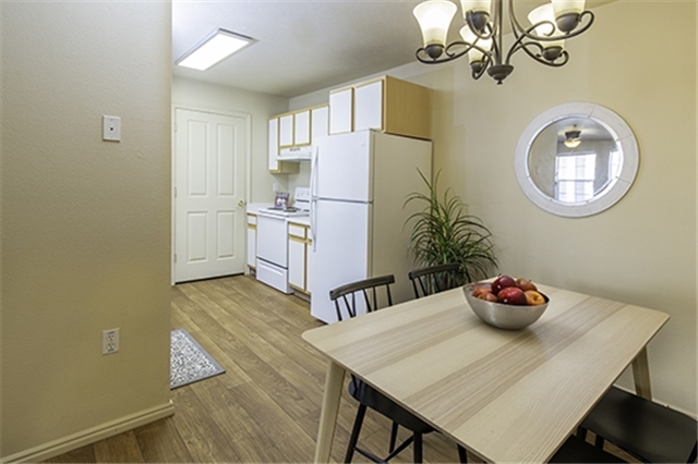 Bluffdale Apartment: 14035 S Marketview Dr