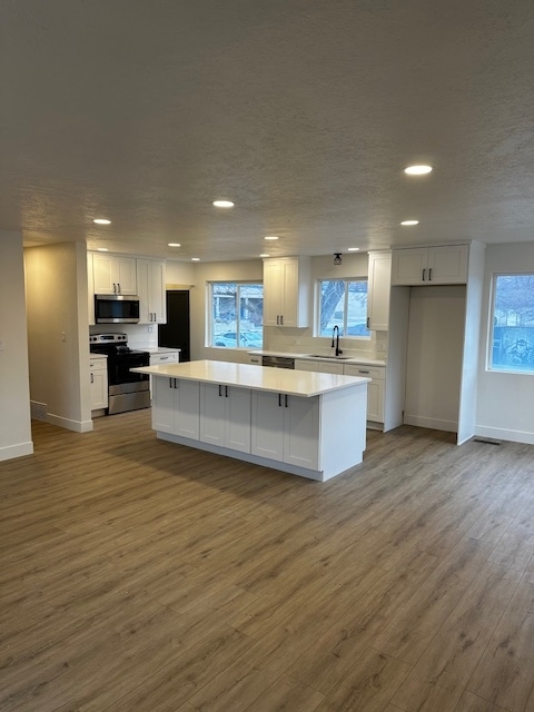 Centerville House: 707 S Main St