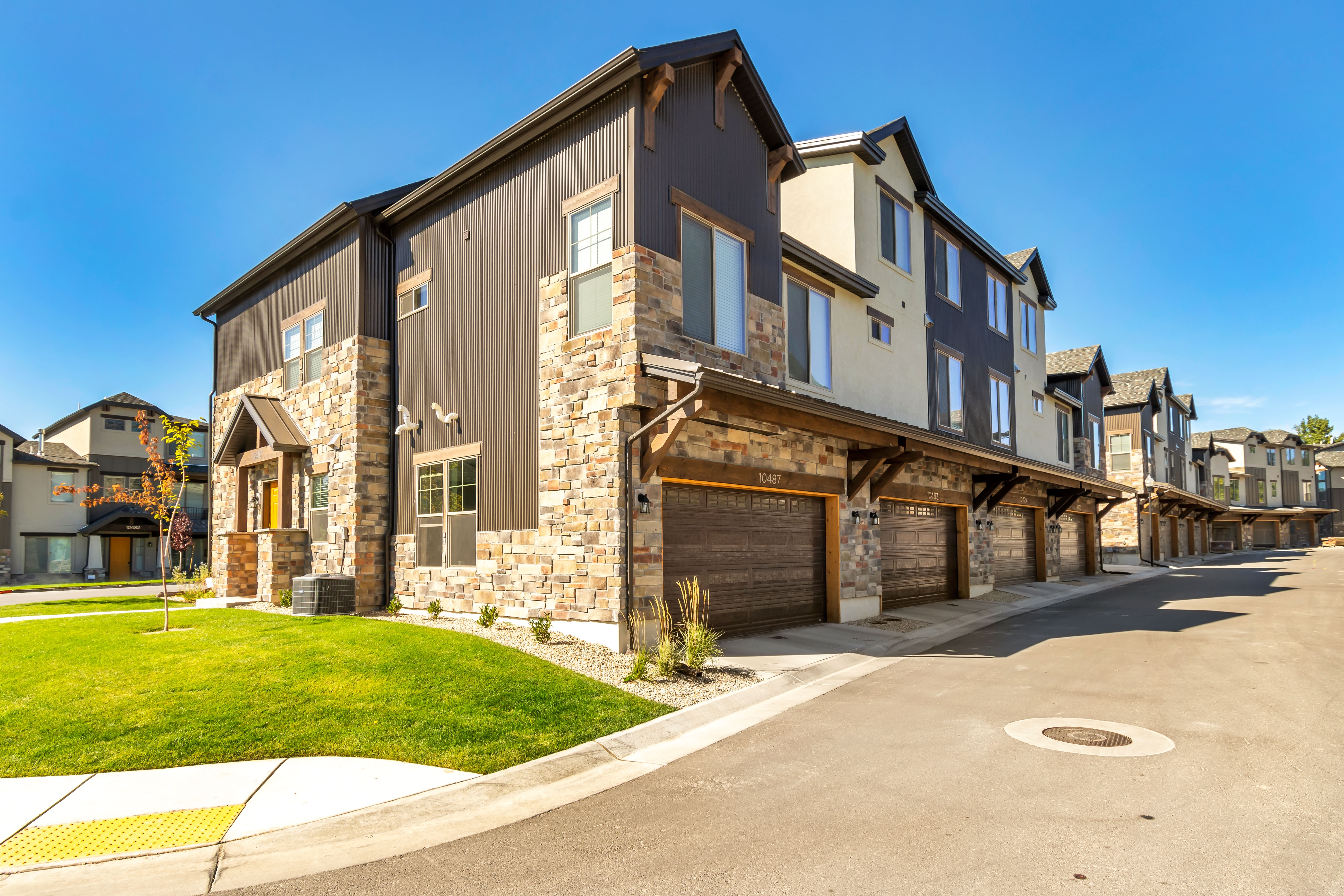 Sandy Townhome: 10489 S Crimson Sage Ln
