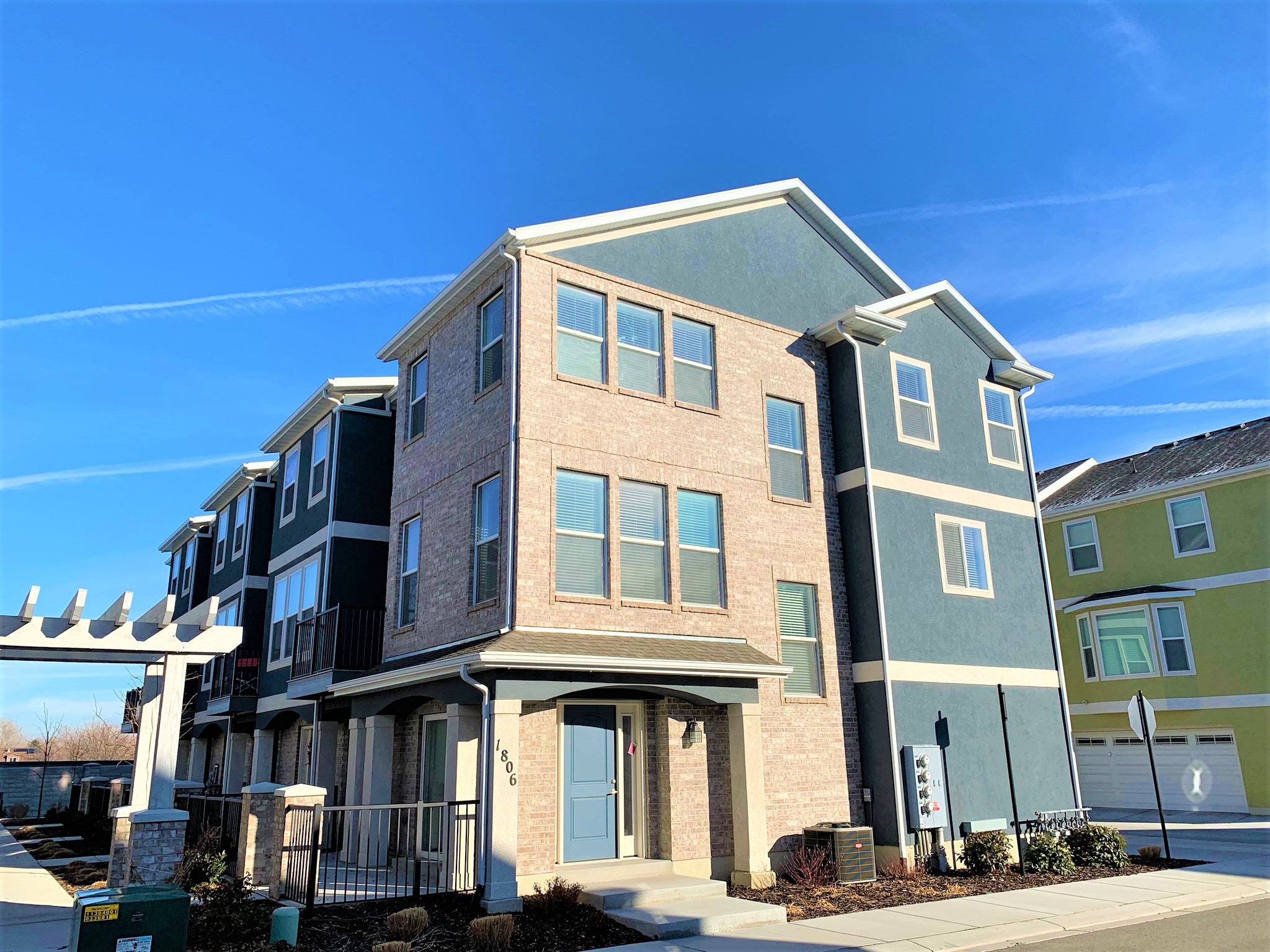 Riverton Townhome: 1824 W Torlundy Dr