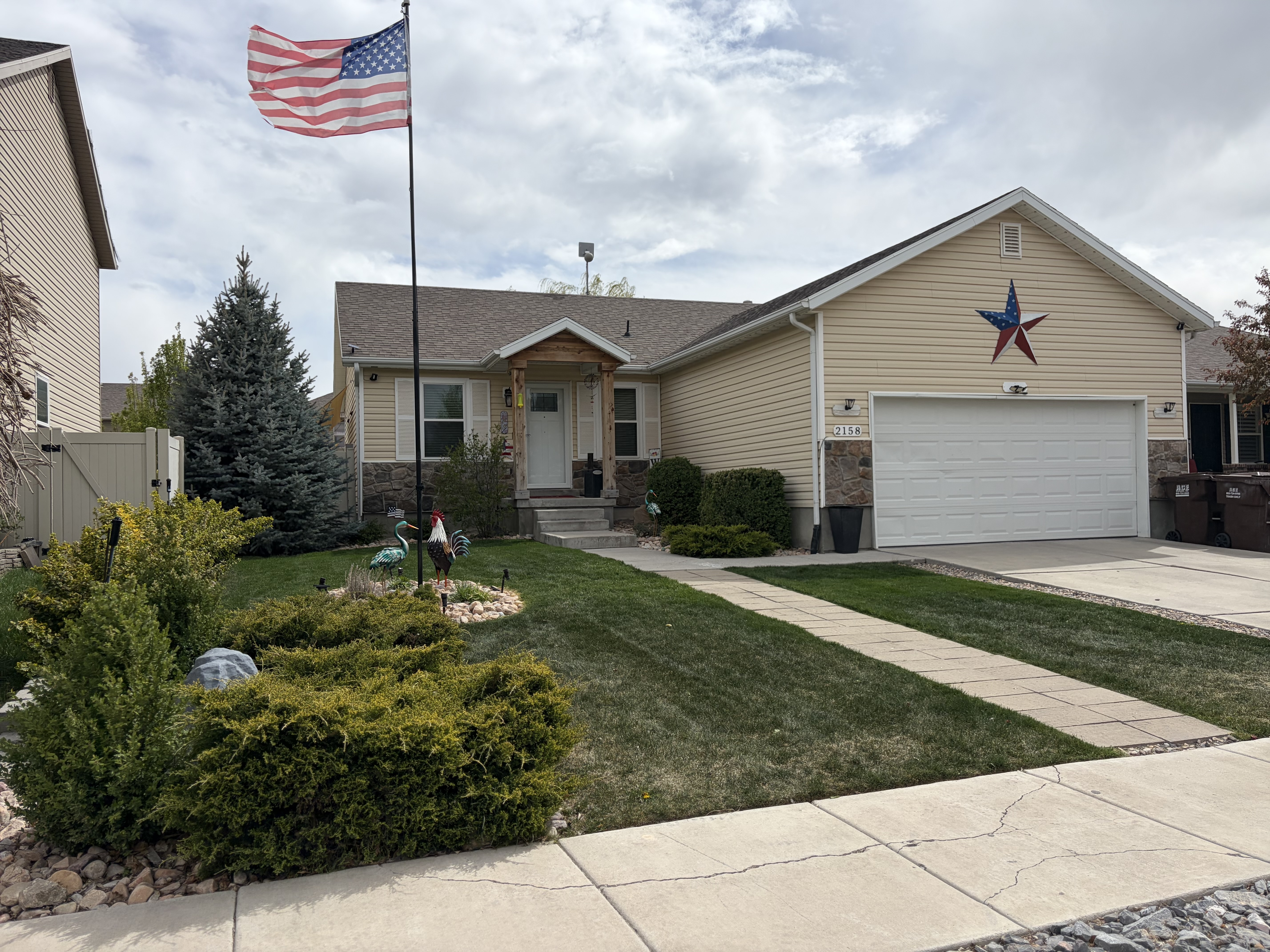 Eagle Mountain House: 2158 E Cassidy Way