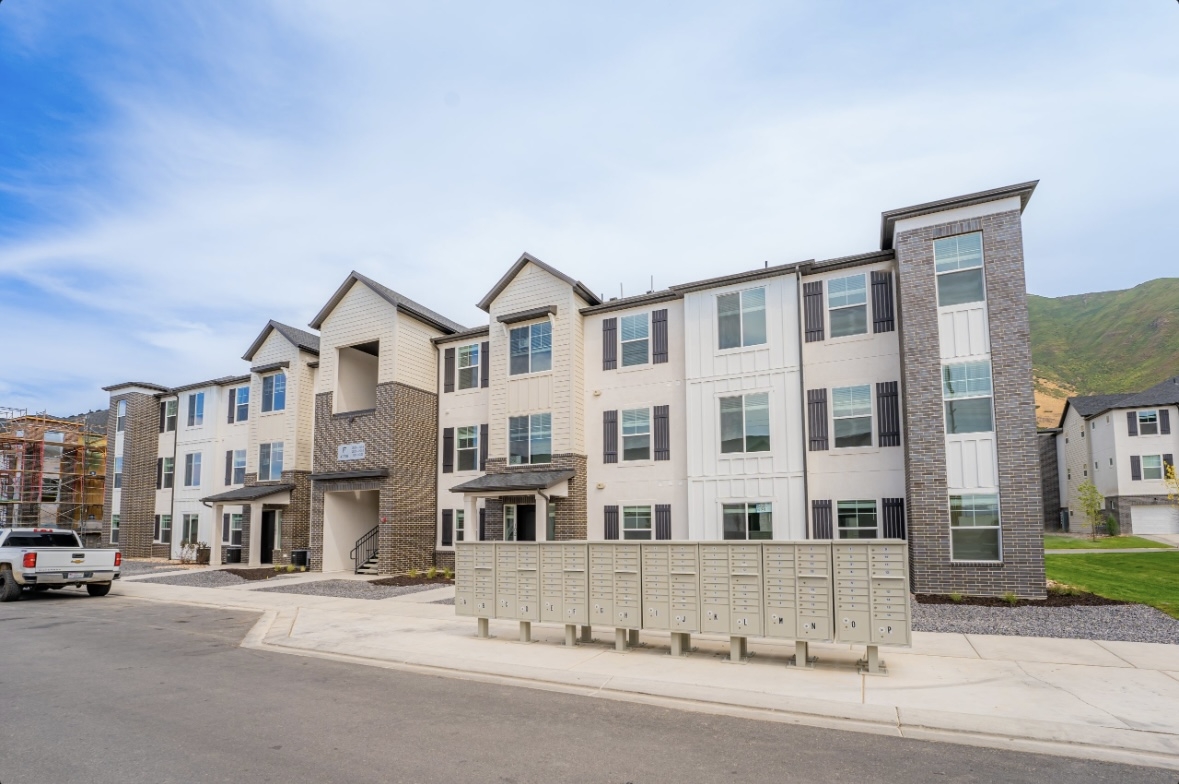 Mapleton Condo: 4735 S Alder Dr