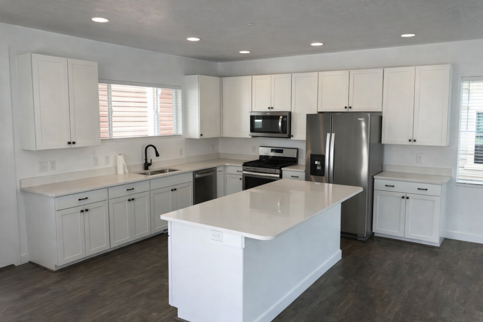 Midvale House: 858 W Shelton Way