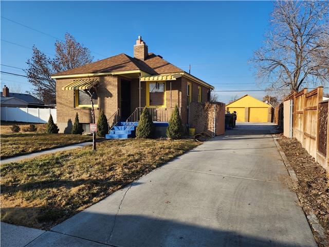 Salt Lake City House: 211 E Maple St
