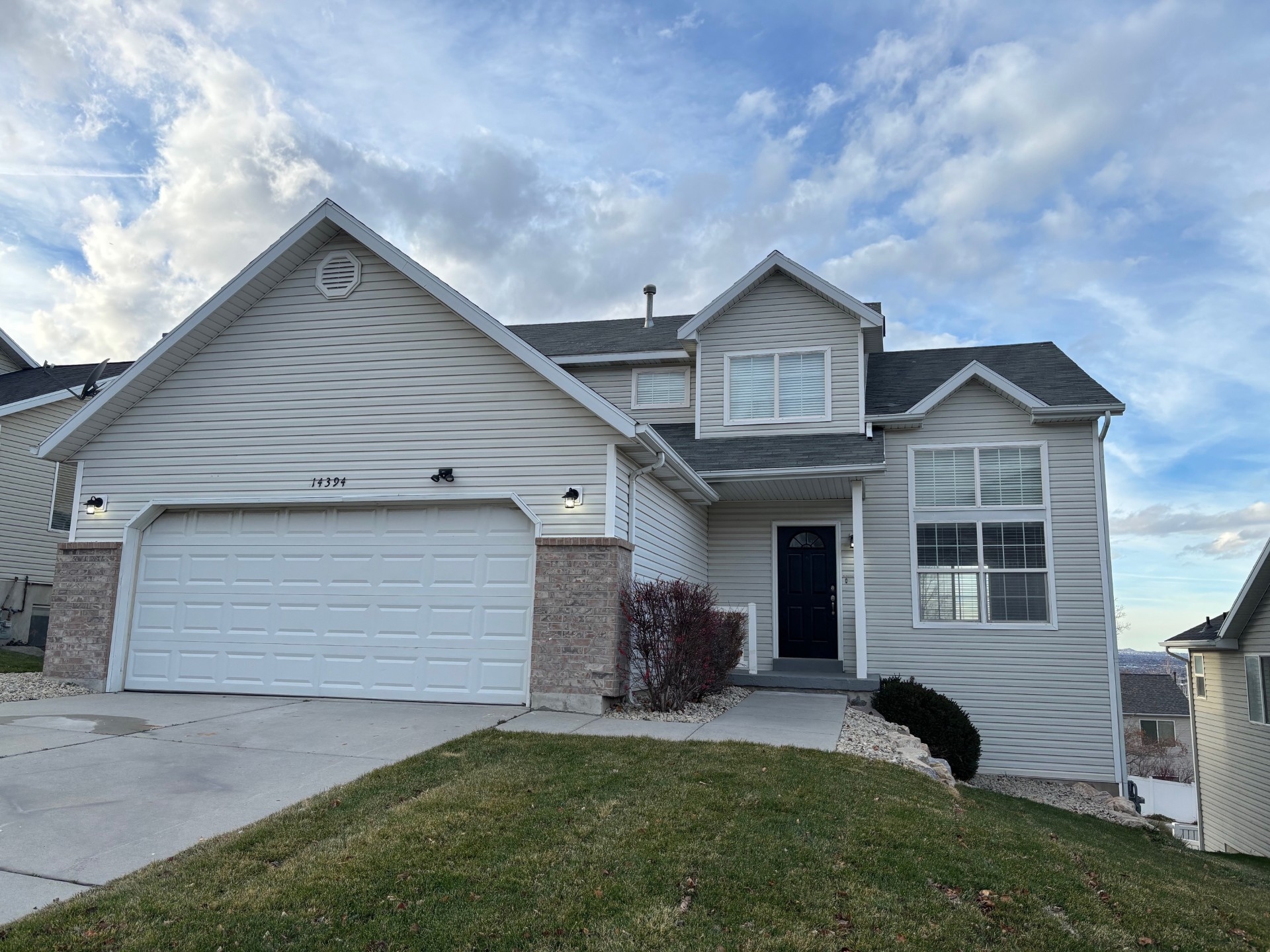 Draper House: 14394 S Henry Day Rd