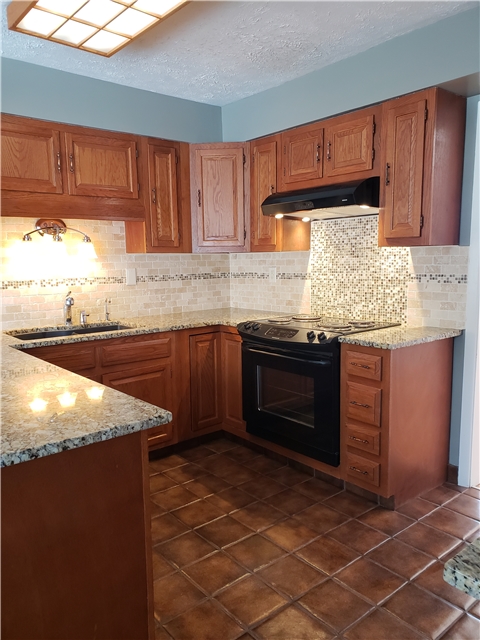 Salt Lake City House: 1894 S Foothill Dr