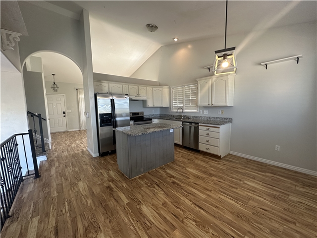 Layton House: 1424 S Pebblecreek Dr