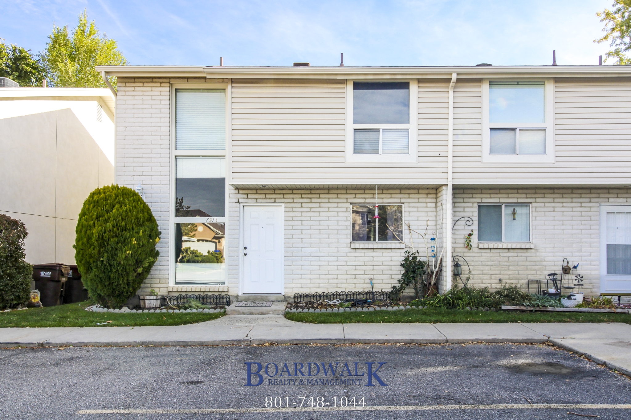 Sandy Townhome: 7913 S Harvel Dr