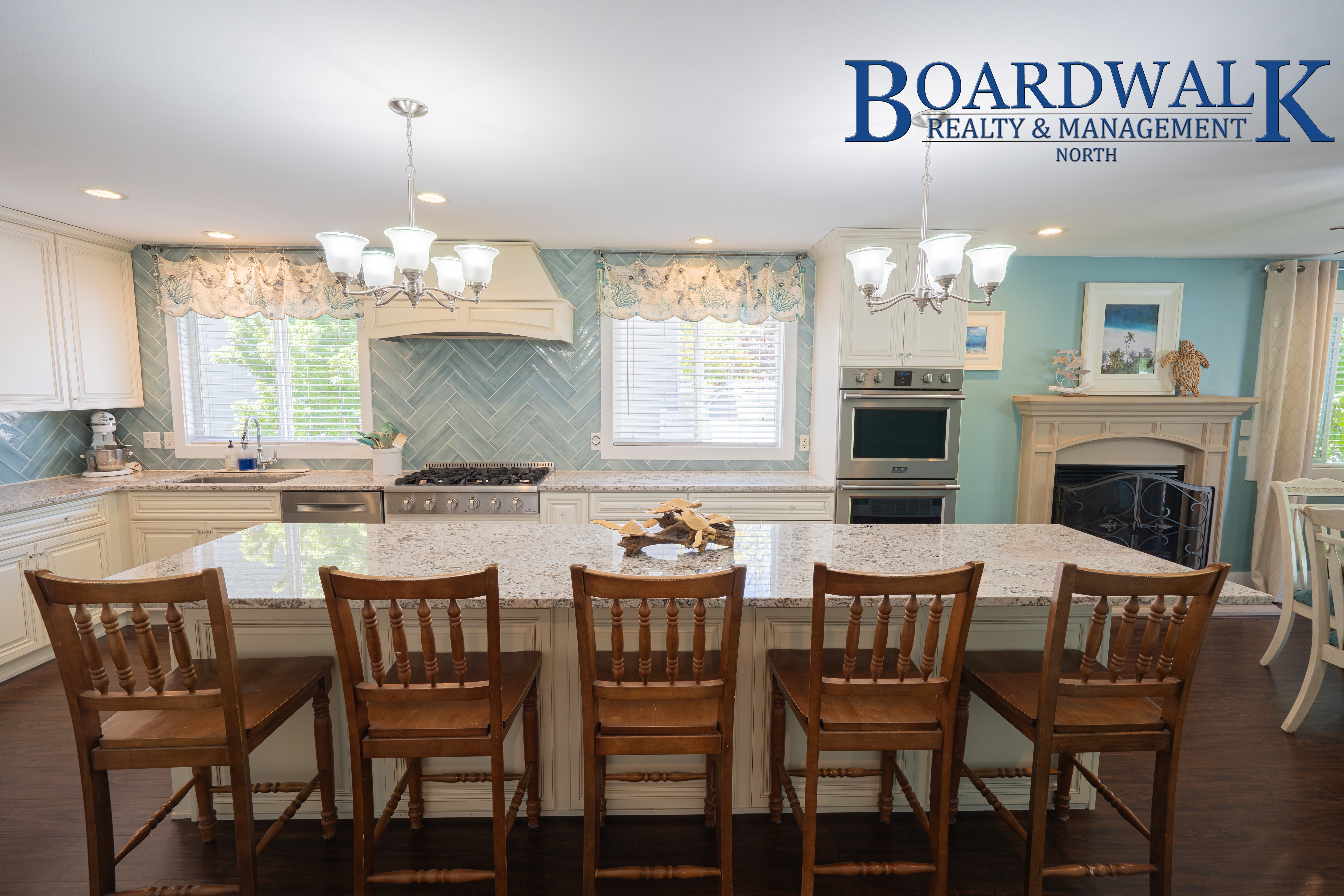 Farmington House: 1704 St Andrews Dr