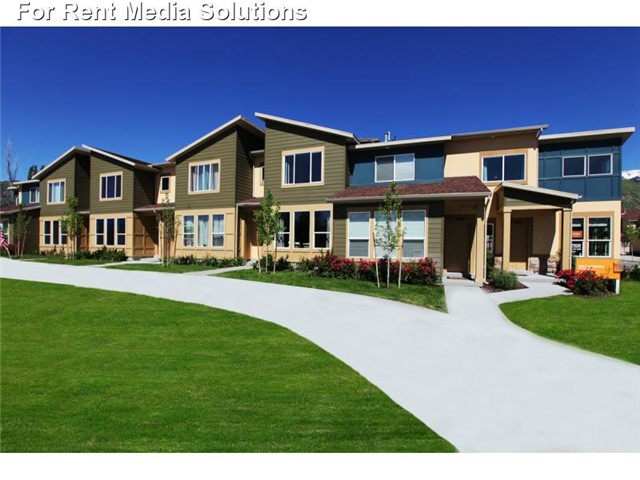 Farmington Townhome: 985 W Willow Farm Paseo