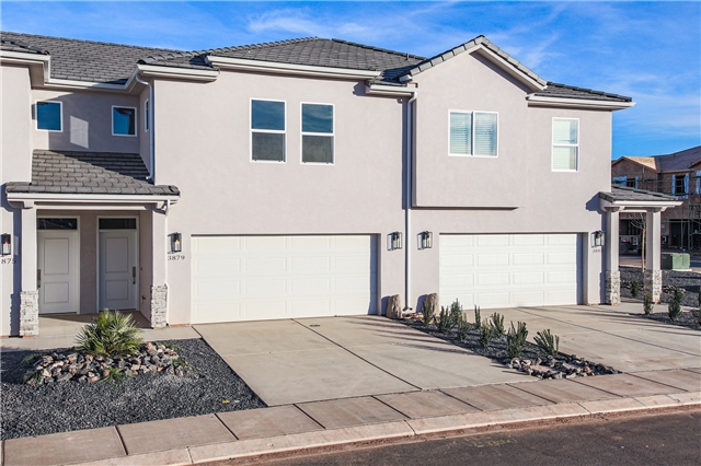 Washington Townhome: 528 E Steeplechase Rd