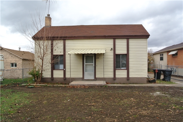 Provo House: 870 W 300 S