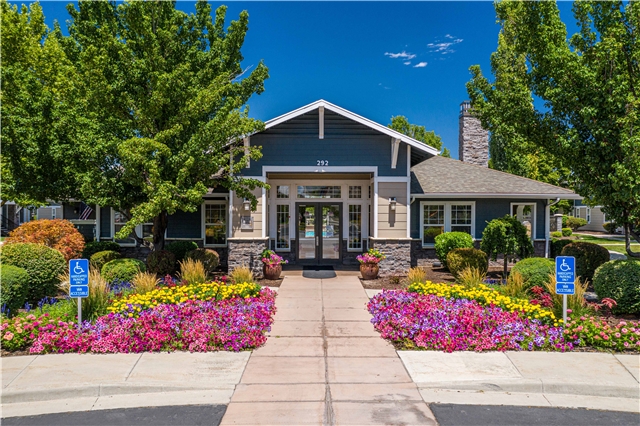 Draper Apartment: 292 W Galena Park Blvd