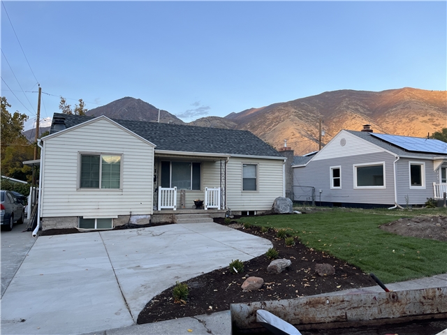 Springville Single Room: 111 B St