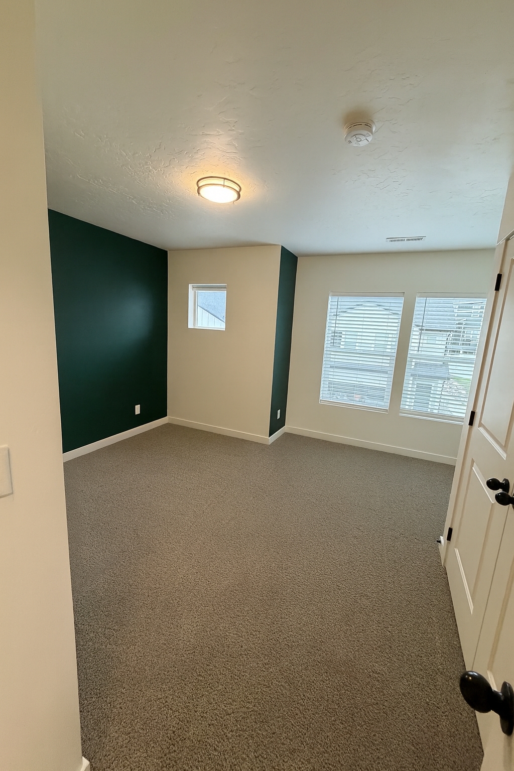 Eagle Mountain Townhome: 4523 E Hurstbourne Dr