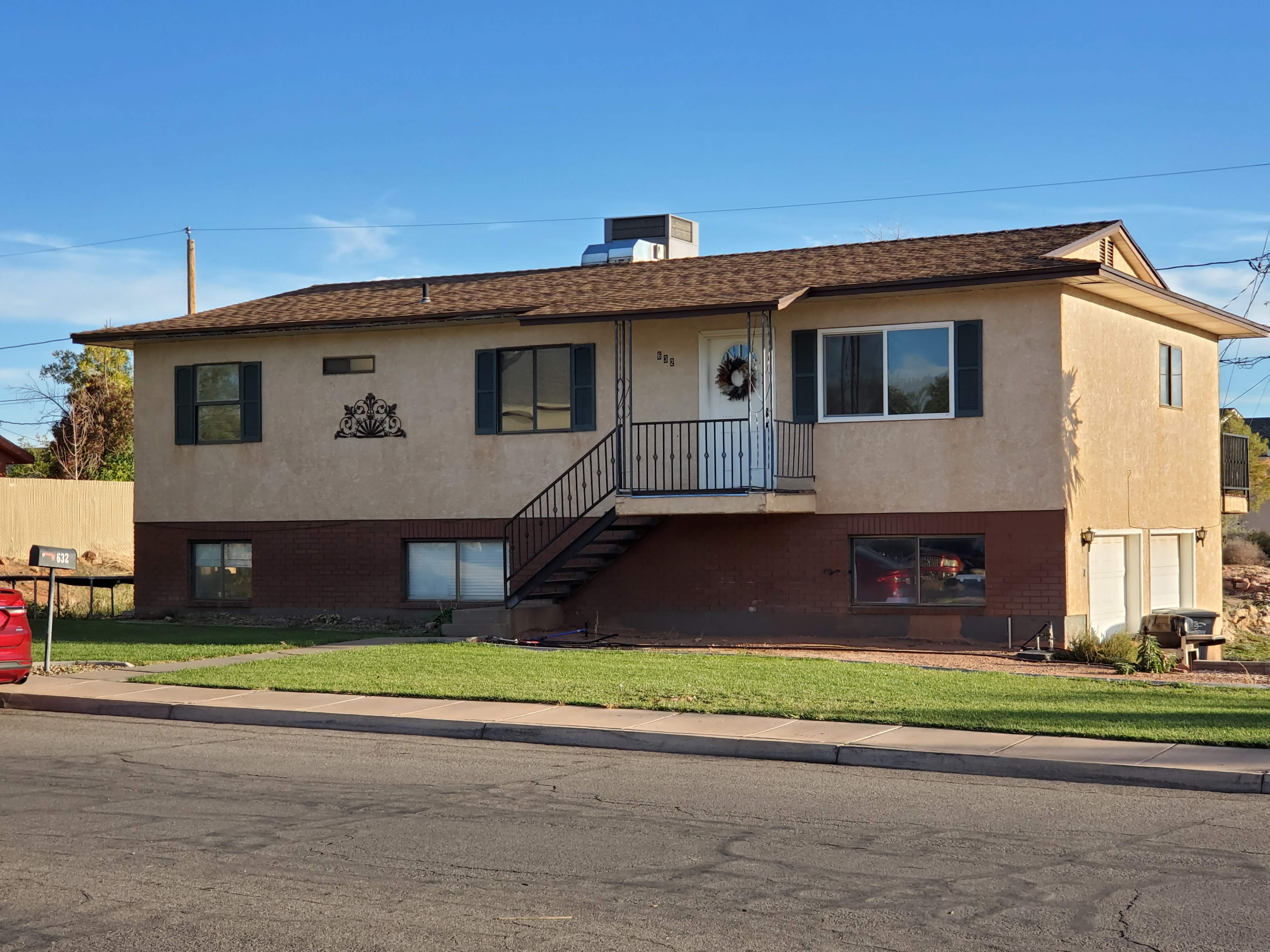 Washington House: 632 E Bulloch St