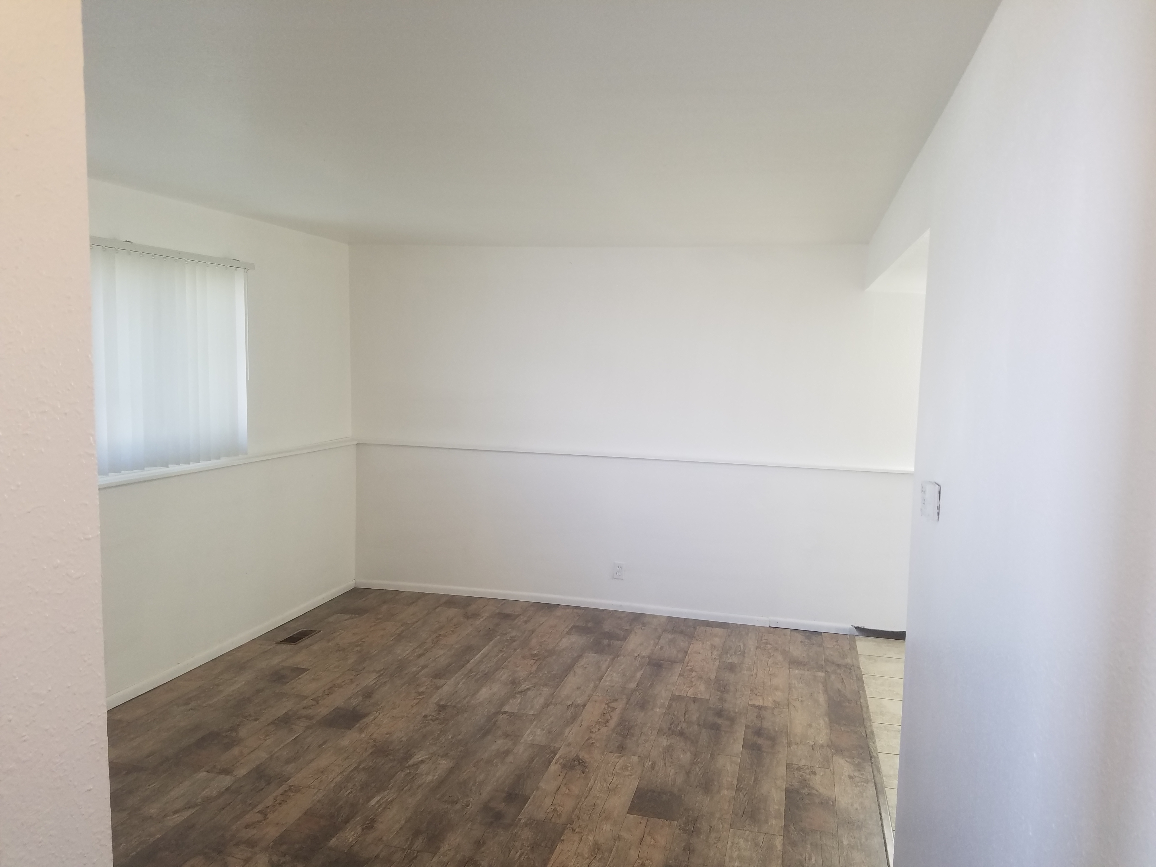 Tooele Townhome: 72 Park Ave