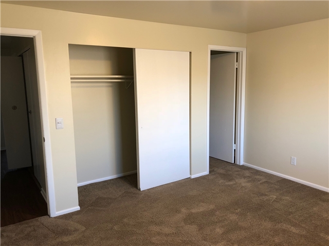 Murray Apartment: 76 W Lester Ave