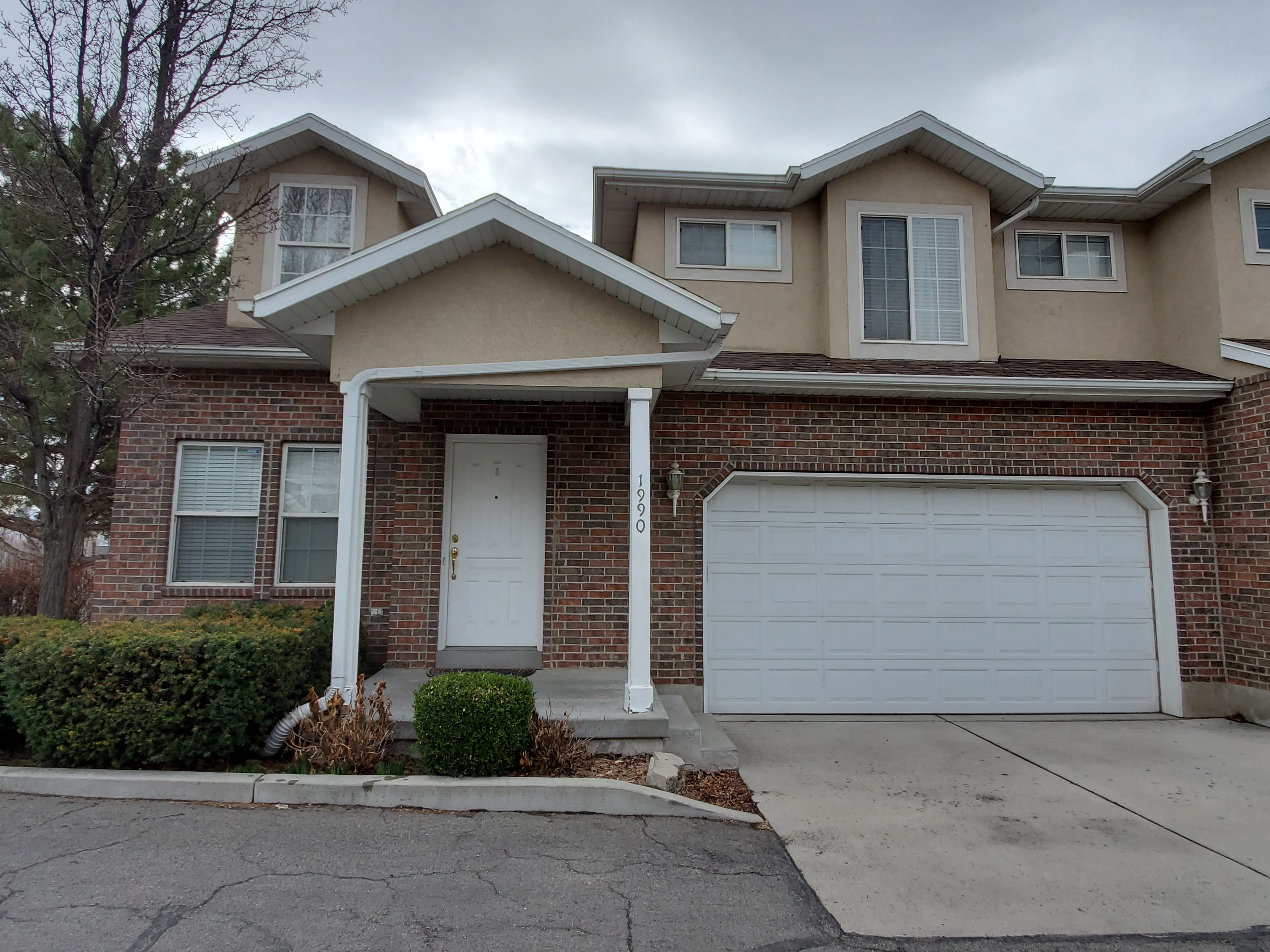 Orem Townhome: 1990 S 424 E