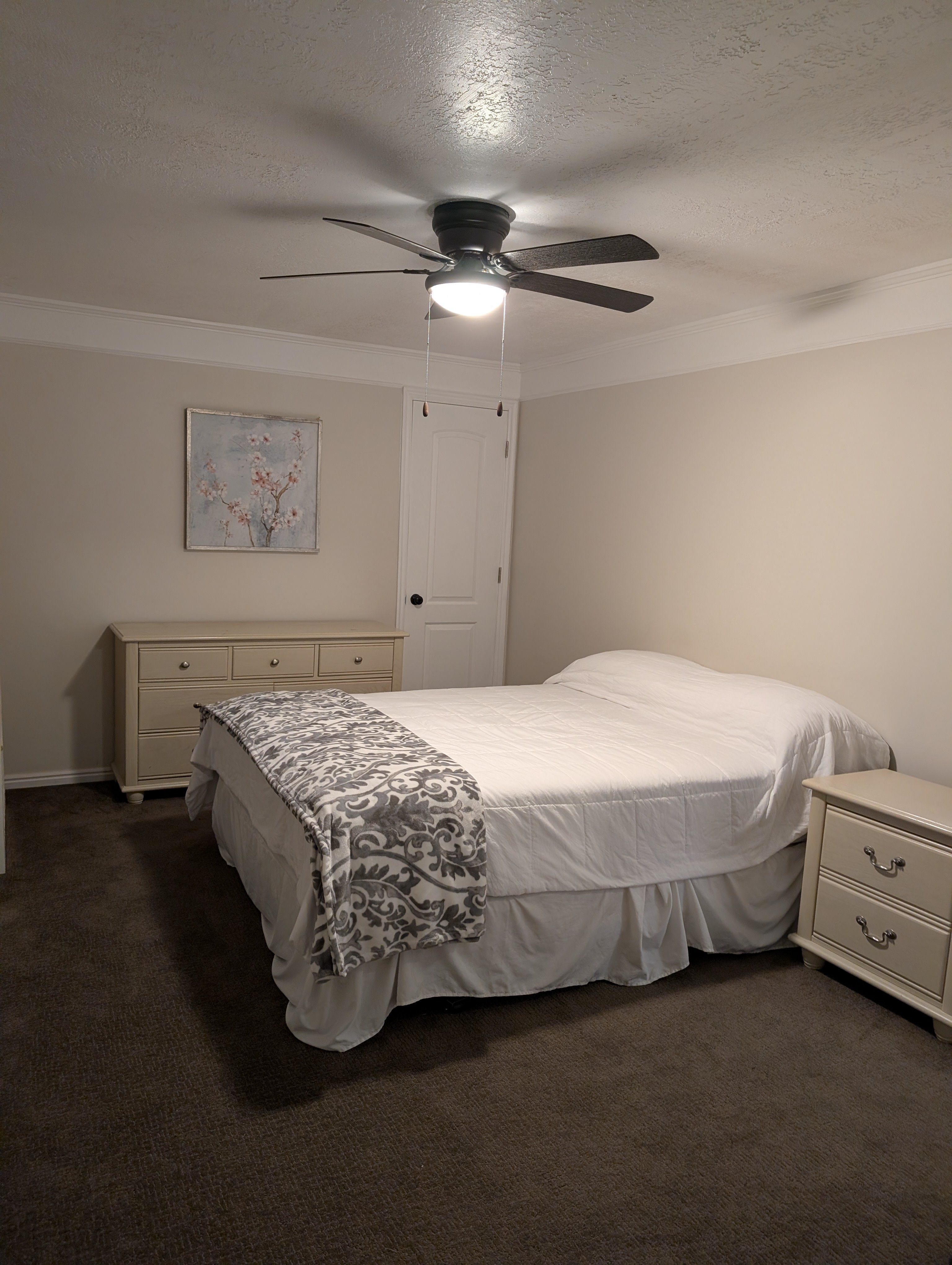 Logan Single Room: 1574 Deerhaven Dr