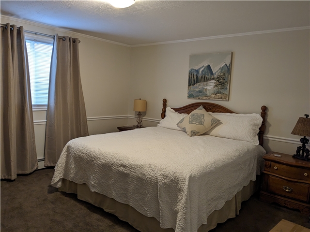 Logan Single Room: 1574 Deerhaven Dr