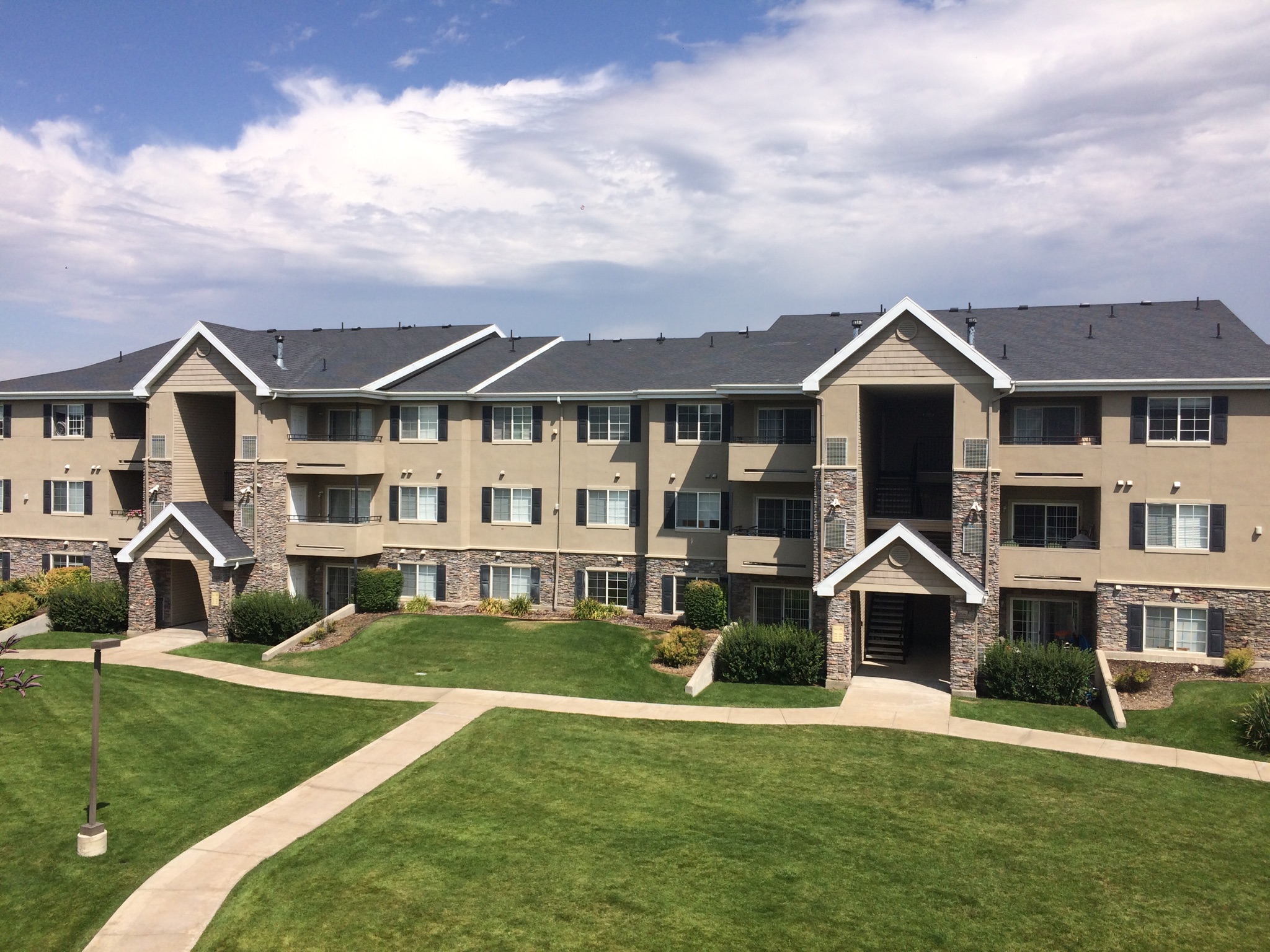 Deer Creek Village Apartment Homes Apartment for rent at 358 N