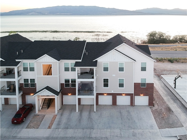 Vineyard Condo: 569 N 360 W