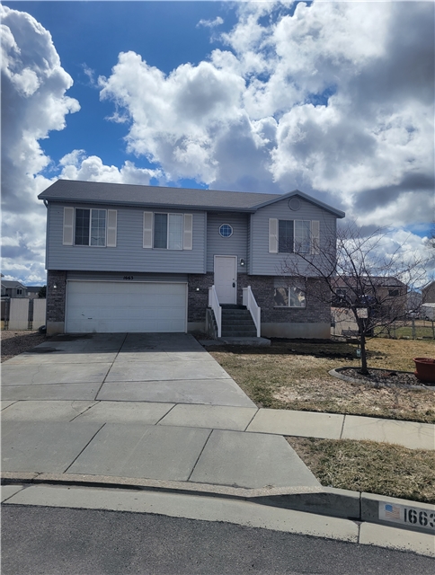 Clearfield House: 1663 W 735 N