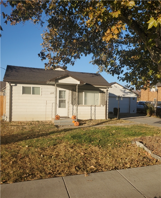 Syracuse House: 1368 W 2700 S