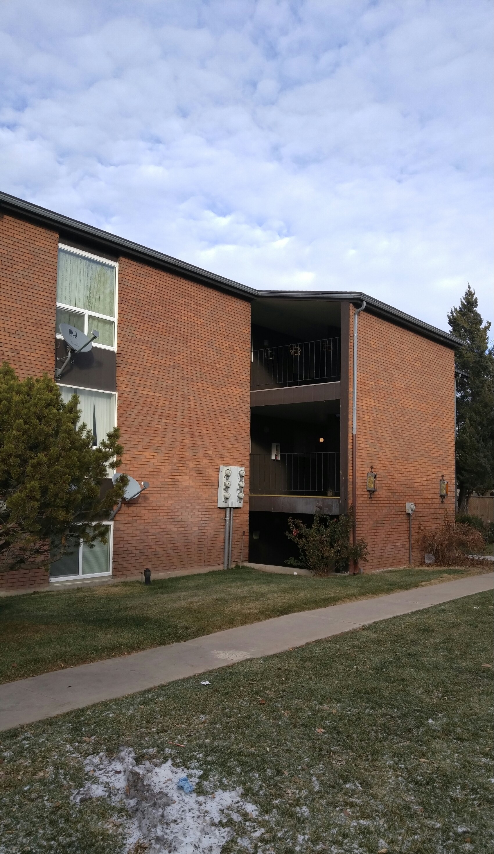 Roy Condo: 4608 S 1900 W