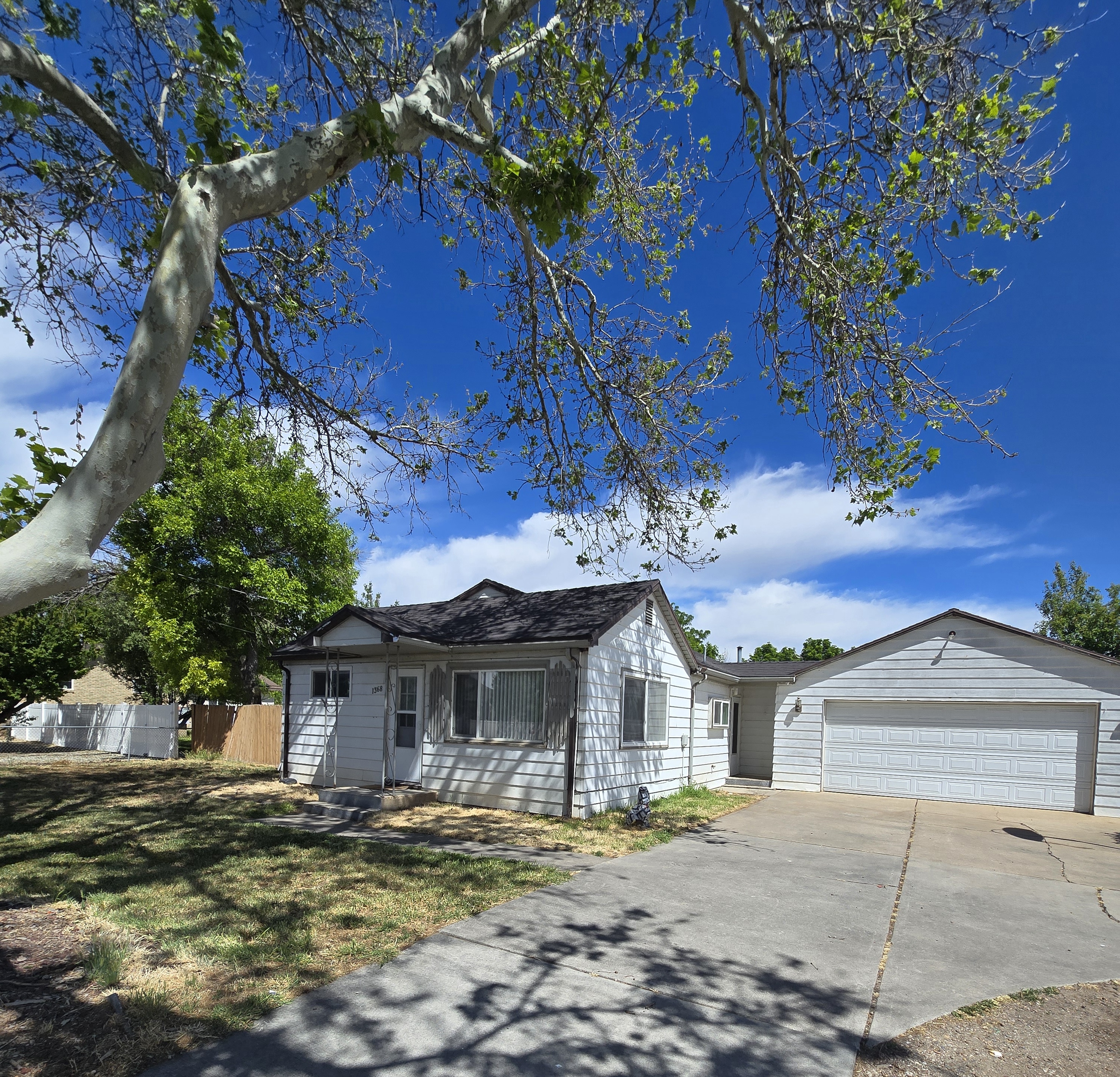 Syracuse House: 1368 W 2700 S