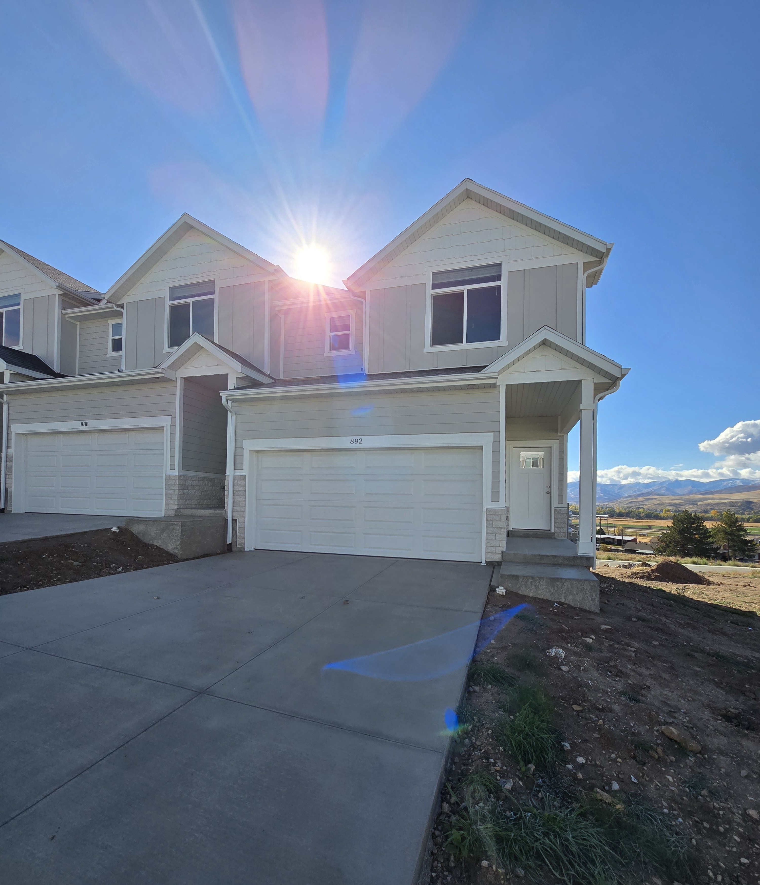 Morgan Townhome: 880 N Sapphire St