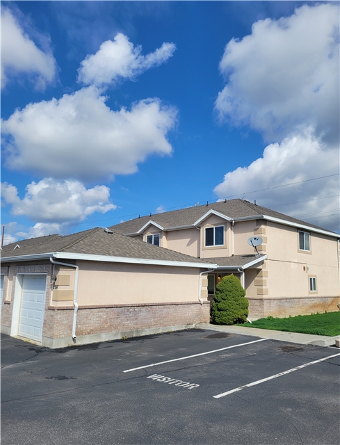 Ogden Townhome: 226 W 1975 N