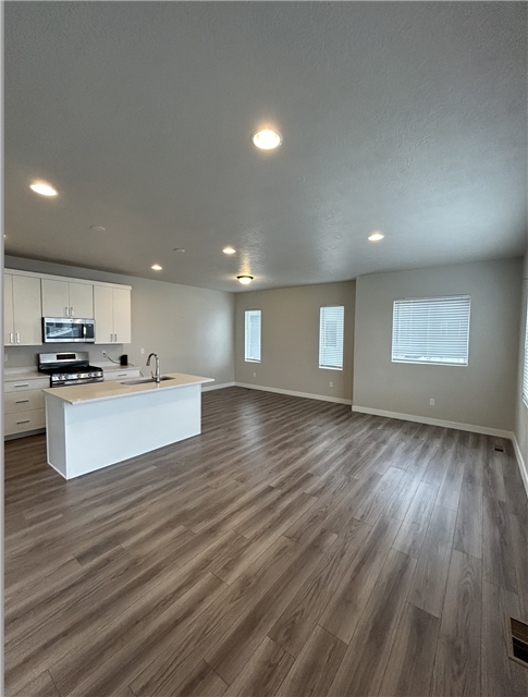 Riverton Townhome: 15067 S Halter Way