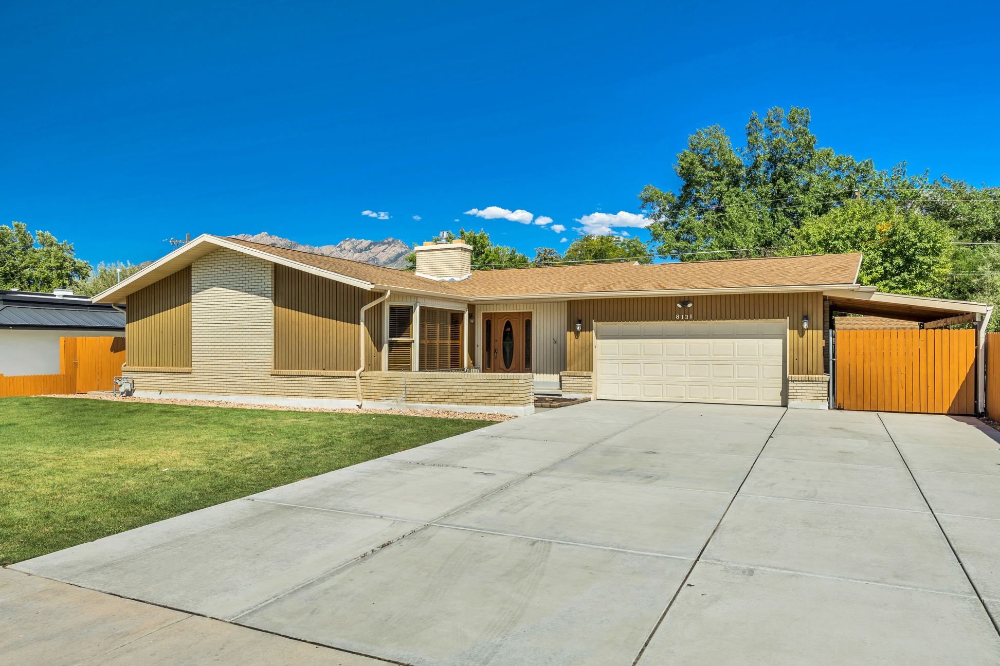 Sandy House: 8131 S Viscounti Dr