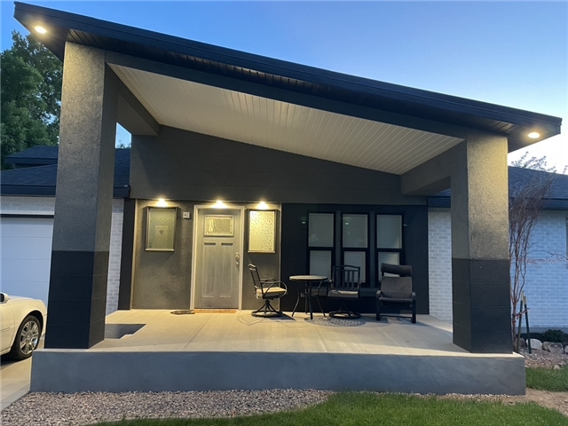 South Jordan House: 9820 S 2700 W