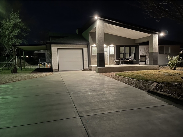 South Jordan House: 9820 S 2700 W